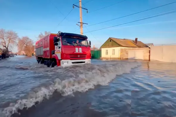 Rusia: las inundaciones récord aumentan en los Urales y obligan a miles de personas a evacuar
