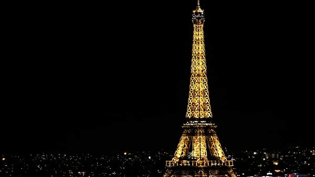 Para los Juegos Olímpicos de París 2024, la Torre Eiffel estará decorada con los anillos de los cinco continentes
