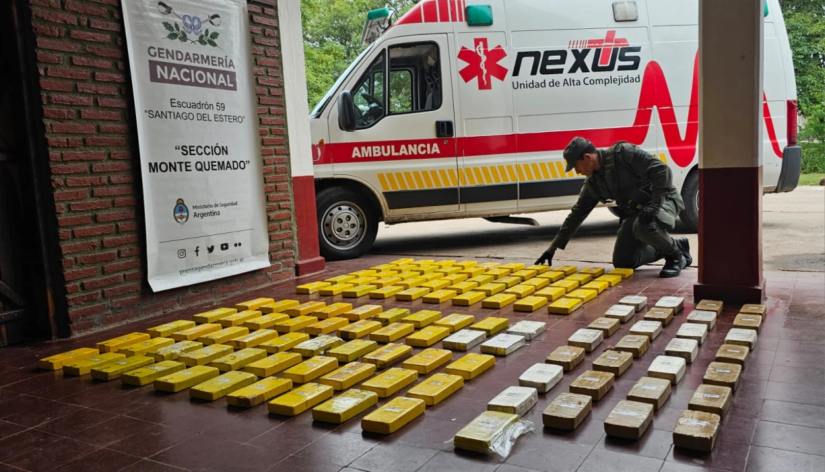 Santiago del Estero: trasladaban 134 kilos de cocaína en una ambulancia