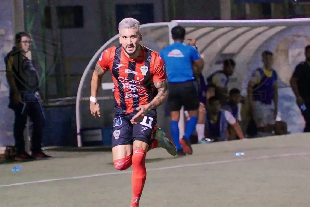 A PURA VELOCIDAD. Méndez defiende los colores del club deportivo Walter Ferretti de Nicaragua y sueña con jugar en San Martín de Tucumán. 