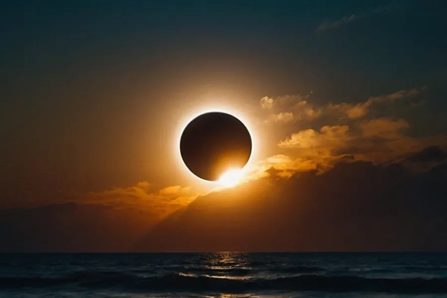 Millones de personas observaron el eclipse solar ayer.