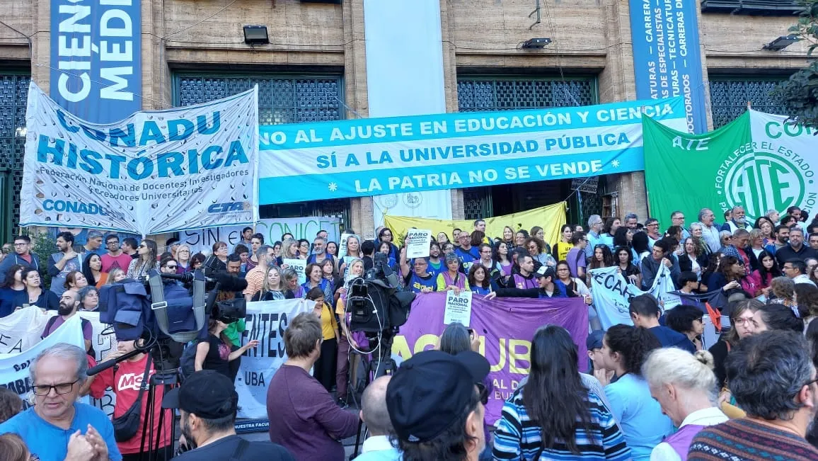 Protesta a favor del sistema universitario, días atrás. FOTO X