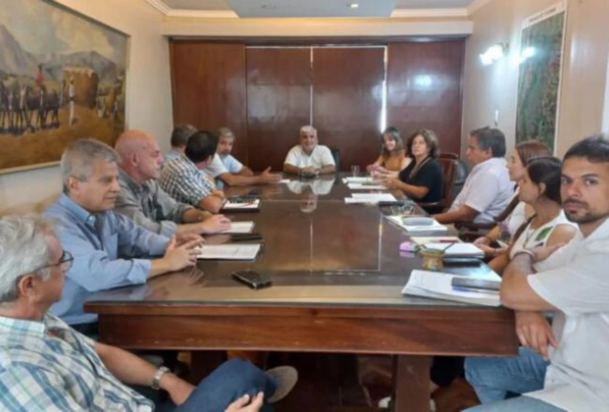 ENCUENTRO. Funcionarios se reunieron con referente de las micro empresas de Tafí del Valle y Amaicha.