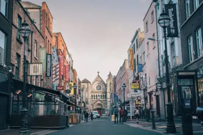 El país que busca extranjeros y ofrece sueldos de hasta 5000 euros ¿qué requisitos se deben cumplir para trabajar ahí?