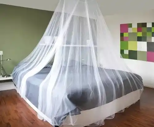 TULES Y TELAS. Sí sirven porque evitan el contacto entre las personas y el mosquito, ofician de una barrera protectora.