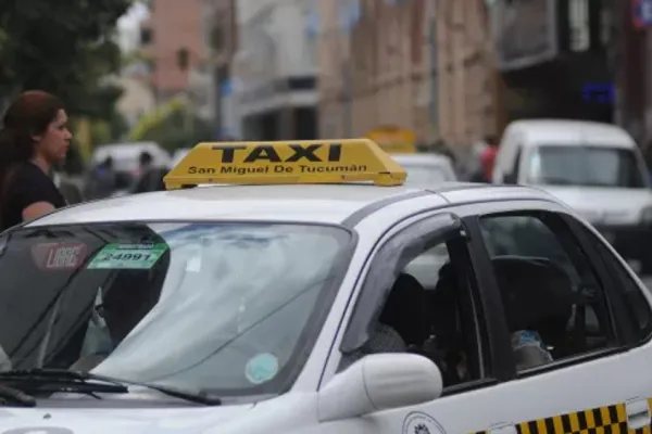 Aumento del taxi en Tucumán: cuánto cuesta viajar al aeropuerto, a Yerba Buena o a San Javier