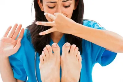 Bicarbonato de sodio: cómo utilizarlo para eliminar el mal olor de los pies