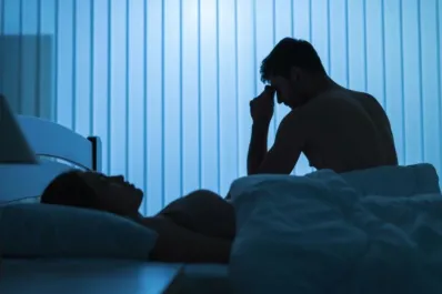 Así se prepara el té de miel y vinagre de manzana para combatir el insomnio y dormir toda la noche