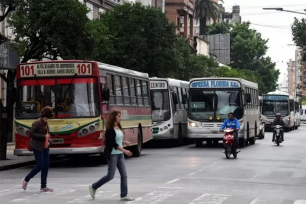 Funcionarios y empresarios de colectivos, reunidos por el plan de movilidad urbana