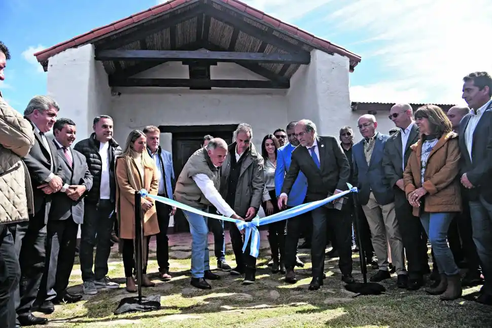 INAUGURACIÓN FORMAL. Autoridades realizaron el corte de cintas.
