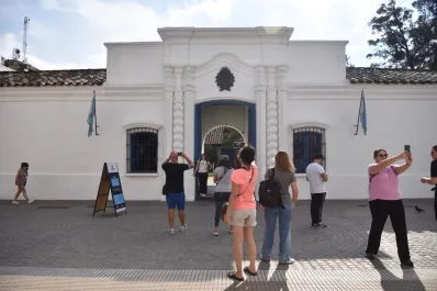 Mañanas frías y tardes soleadas, la tendencia que llegó para quedarse en Tucumán