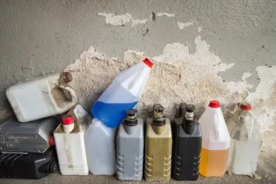 ¿Qué productos químicos domésticos pueden incrementar el riesgo de desarrollar ELA?