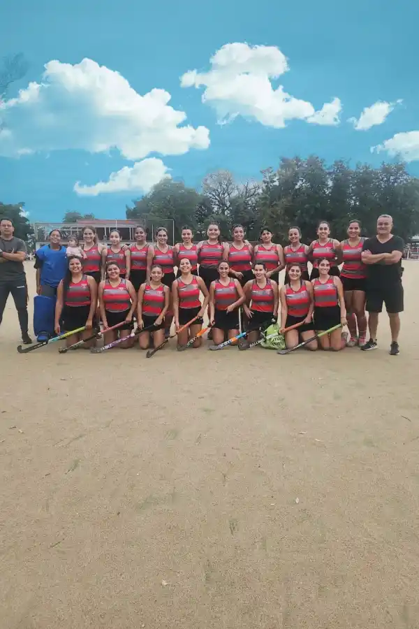 En Salta, Santiago del Estero y Catamarca las damas tucumanas quieren ponerse las coronas