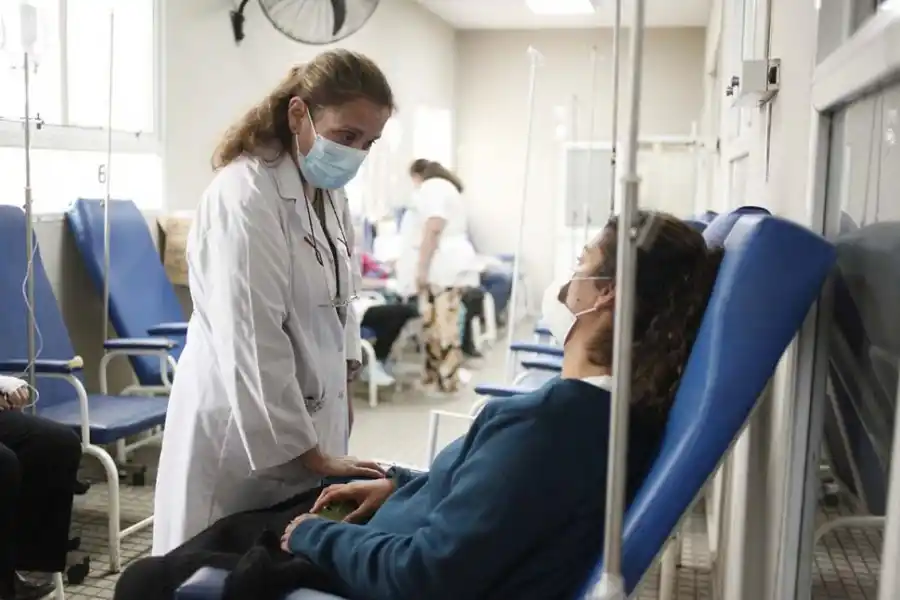ASISTENCIA. Las guardias cuentan con sillones para hidratar pacientes.