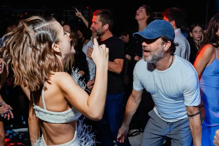 Fiel a su estilo y con un mensaje profundo, Pauls usó una gorra en honor a 