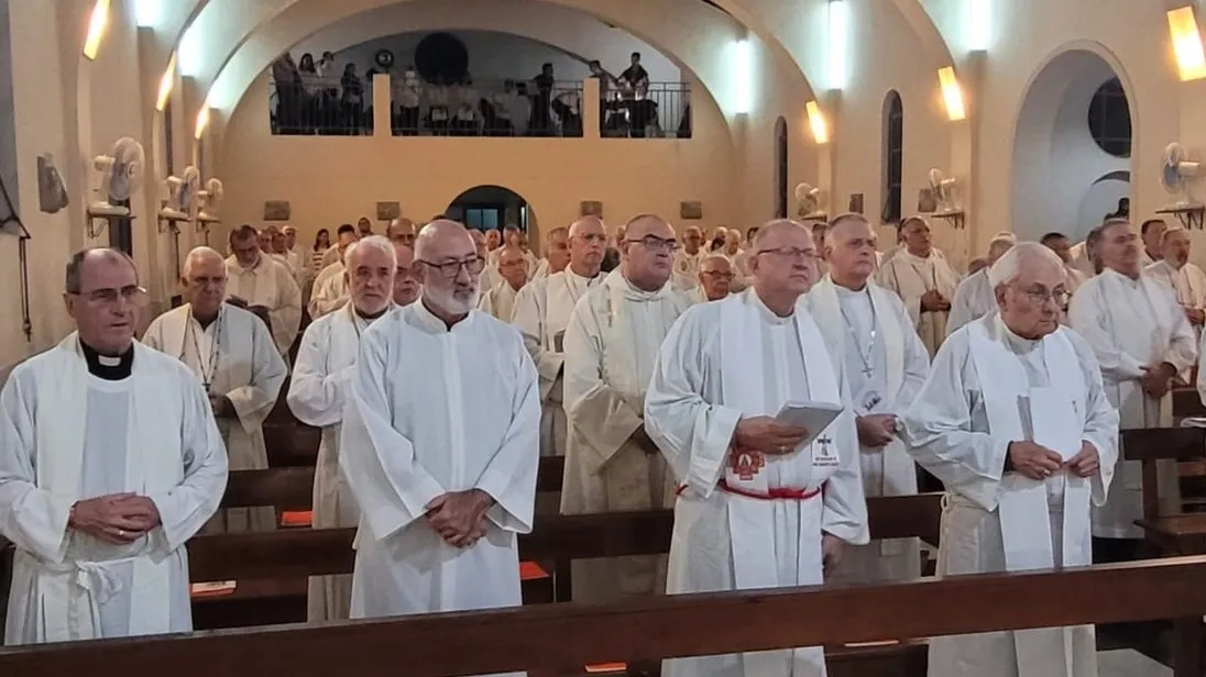 El plenario de obispos en la casa de retiros El Cenáculo, en Pilar durante la misa. 