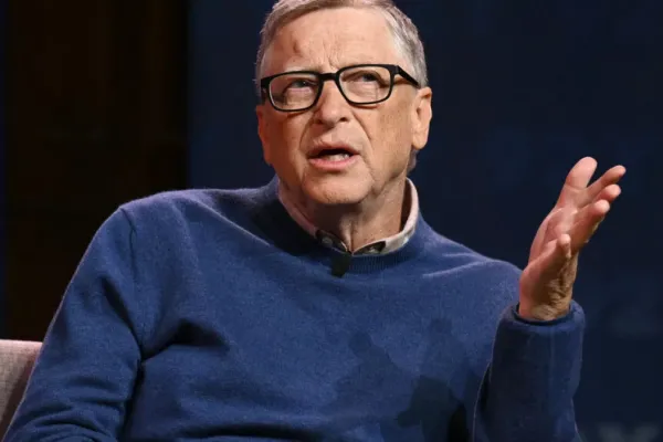 Bill Gates reveló cuál es la edad en la que los niños deberían recibir un celular