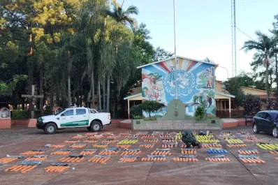 Encontraron más de 1.000 paquetes de marihuana en un auto abandonado