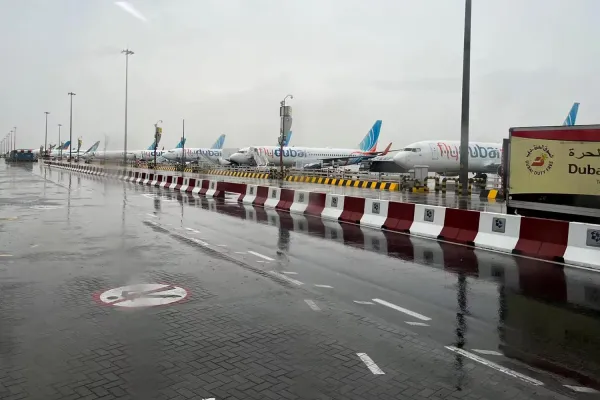 El aeropuerto de Dubai se reabre tras las inundaciones