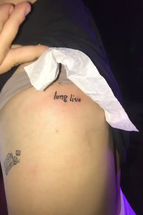 El tatuaje de la adolescente