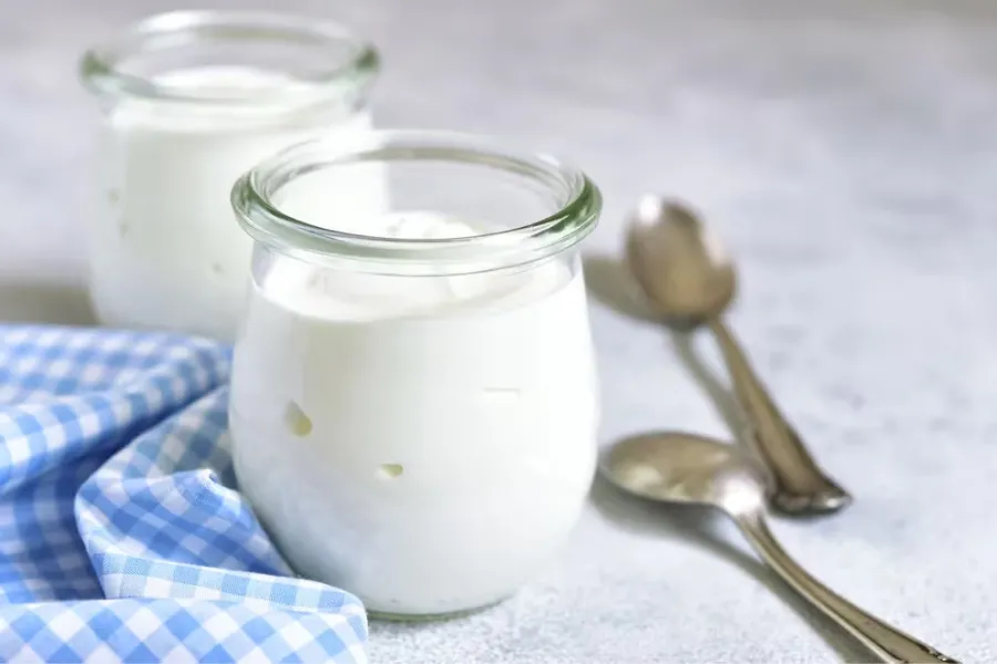 La riqueza nutricional del yogur son esenciales para la salud ósea y el sistema inmunológico.