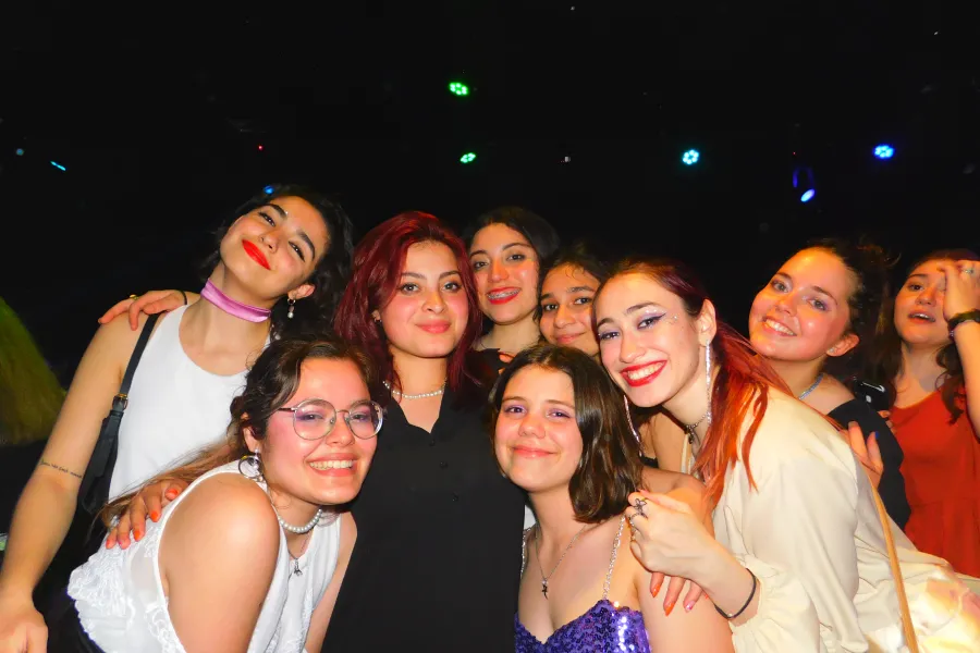 Swifties tucumanas se divierten en la primera edición de la Taylor Fest Tucumán