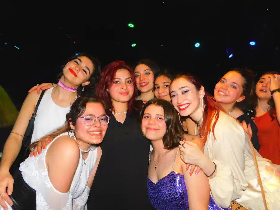 Swifties tucumanas se divierten en la primera edición de la Taylor Fest Tucumán