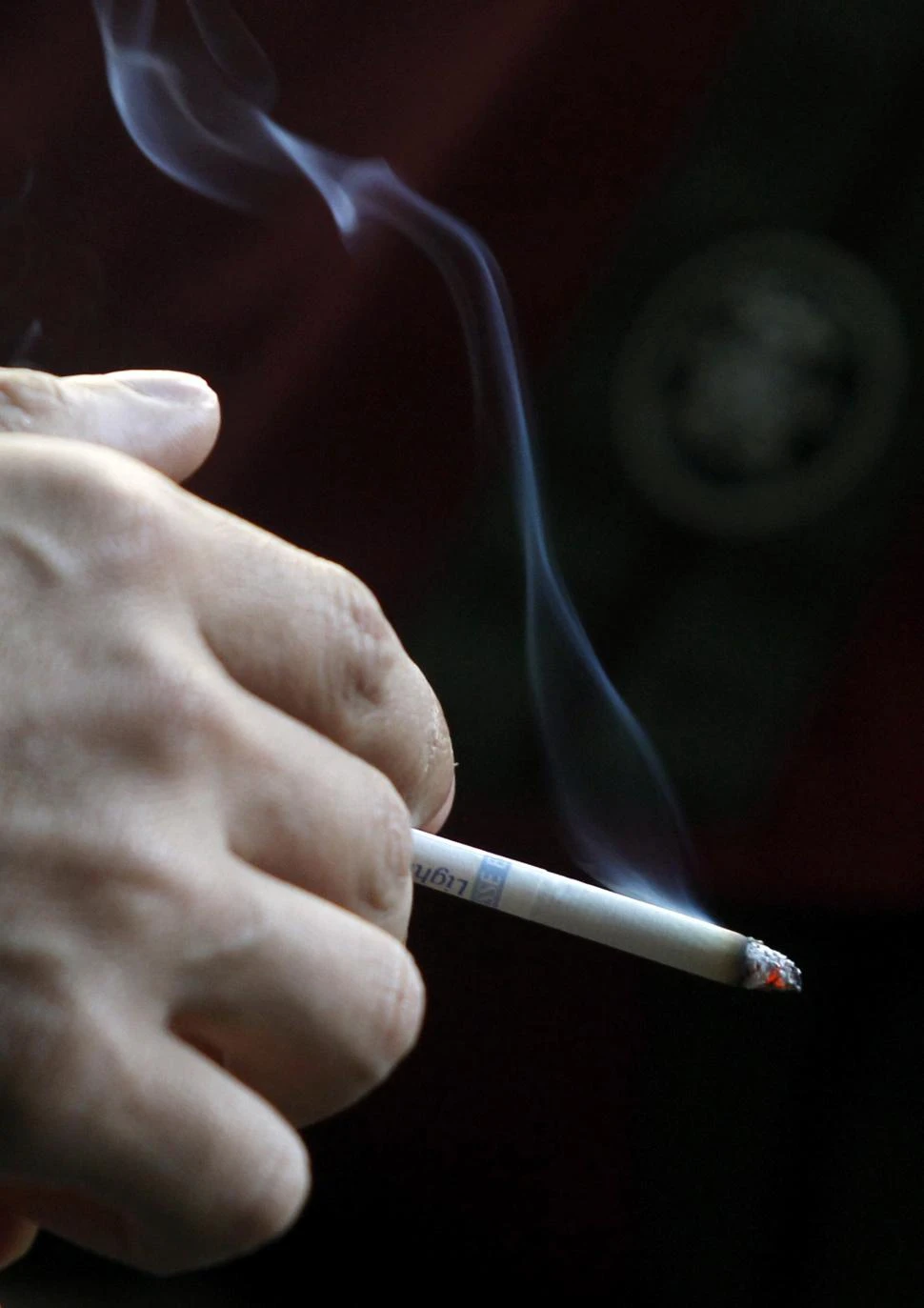 Reino Unido prohíbe el tabaco a los nacidos después de 2009