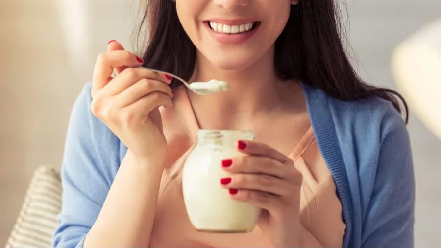 El yogur es reconocido por sus variadas propiedades nutritivas.
