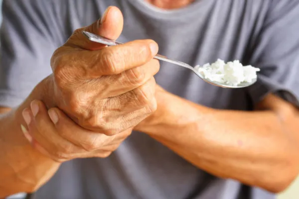 El antiguo deporte chino que ayuda a detener los síntomas del Parkinson