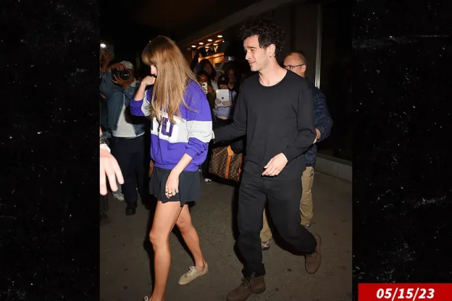 Taylor Swift y su ahora ex-novio, Matty Healy, por las calles de Nueva York en mayo de 2023