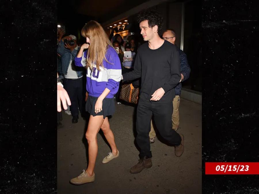 Taylor Swift y su ahora ex-novio, Matty Healy, por las calles de Nueva York en mayo de 2023