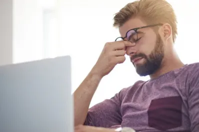 Enemigos de la vista: los cinco hábitos comunes que desgastan nuestra salud ocular