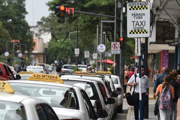 Taxis: tras el aumento, la demanda cayó un 50%