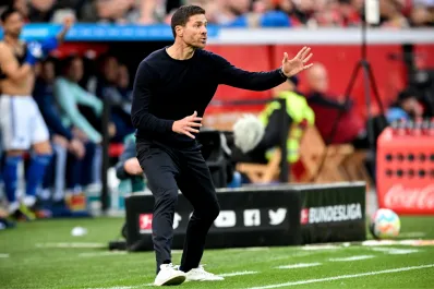 El reto de Xabi Alonso a sus jugadores por utilizar pelotazos: “no, no, no…”