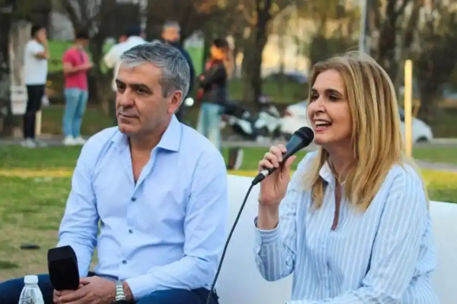 José Cano y Silvia Elías de Pérez. ARCHIVO