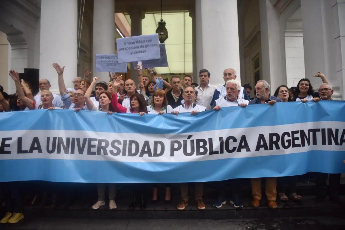 Marcha universitaria en Tucumán
