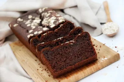 Budín esponjoso de avena y chocolate: cómo preparar esta receta fácil y saludable