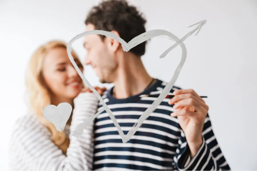 Horóscopo: ¿existe el amor entre dos personas de un mismo signo?