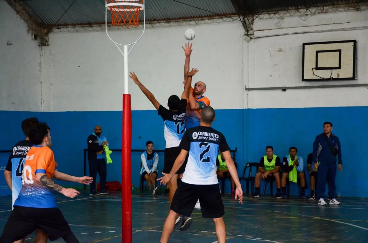 PELOTA DOMINADA. El Cestoball, una disciplina que crece a pasos agigantados en Tucumán, tendrá una capacitación en el Palacio de los Deportes. Foto de Pablo Véliz.