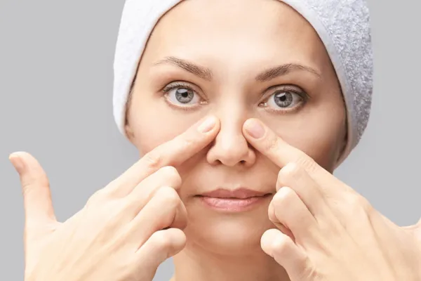 Cubitos de aloe vera: el truco casero para eliminar las ojeras
