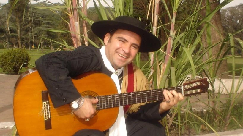 OSCARCITO GODOY. El cantante y compositor presentará esta noche, en el festival gratuito “Tucumán es zamba”, un nuevo tema de su autoría.