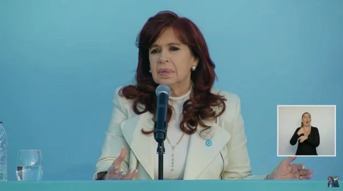 Cristina Kirchner: El Presidente debe dar un golpe de timón a estas políticas