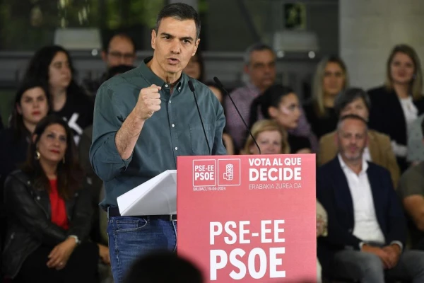 España espera saber hoy si renuncia su presidente