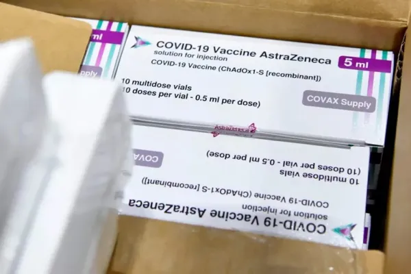 Covid: AstraZeneca empezó a retirar su vacuna en todo el mundo porque tiene un peligroso efecto secundario