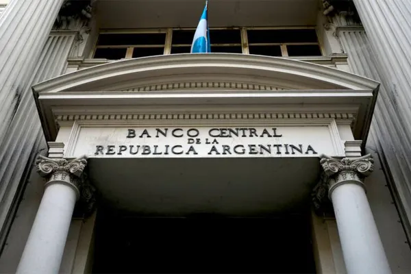 Plazo fijo, dólar, acciones o bonos: ¿en qué conviene invertir los ahorros durante mayo?
