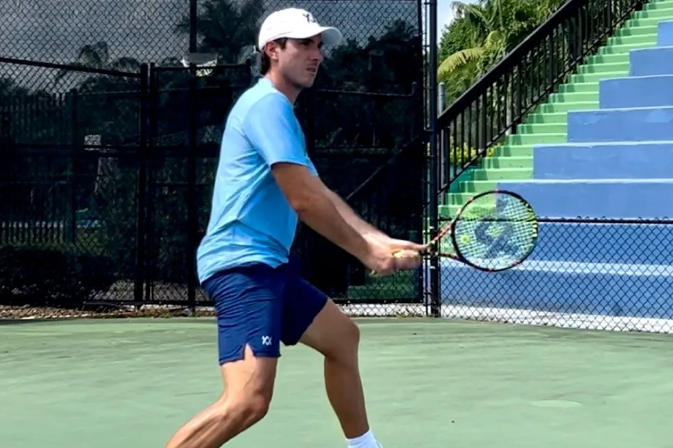 Un tucumano fue a Estados Unidos a jugar tenis universitario, probó en el profesionalismo, y ahora da clases en Miami