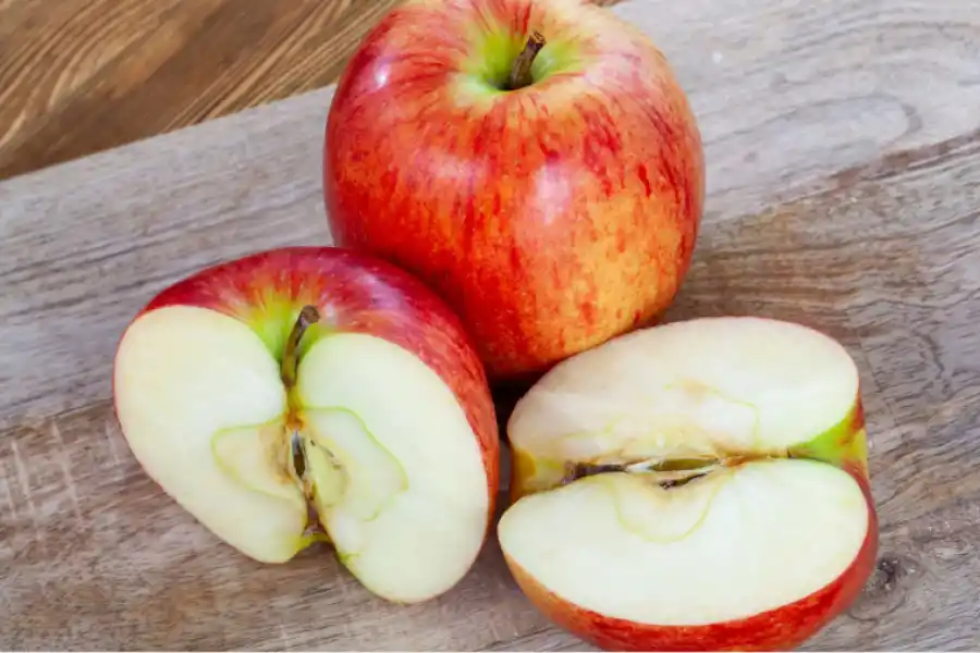 La manzana es un remedio magnífico para obtener nutrientes para el hipotiroidismo.
