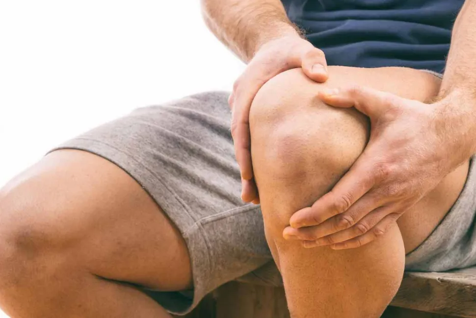 Cómo preparar el licuado natural que elimina el dolor de rodilla y desinflama las articulaciones
