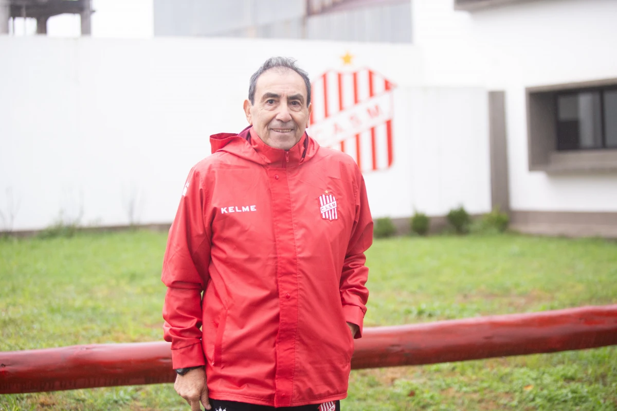 FELIZ. Carlos Roldán se mostró contento de volver al club que lleva en su corazón
